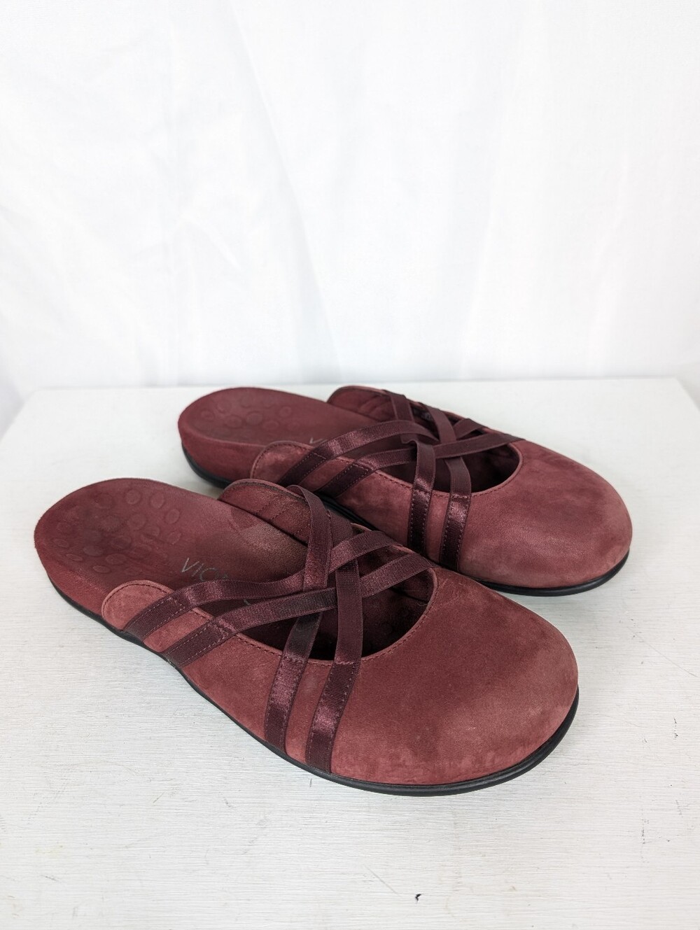 Vionic Claire Burgundy Lesther Open Back Mules Clogs - Size 8